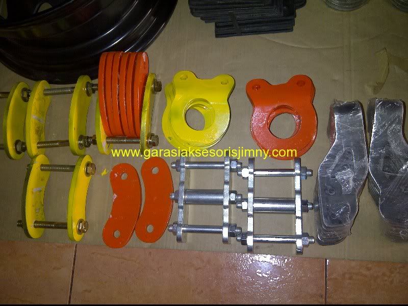 Garasi Aksesoris Jimny untuk JIMNY/KATANA/Sierra/Caribean/Jangkrik LENGKAP GAN!!!!