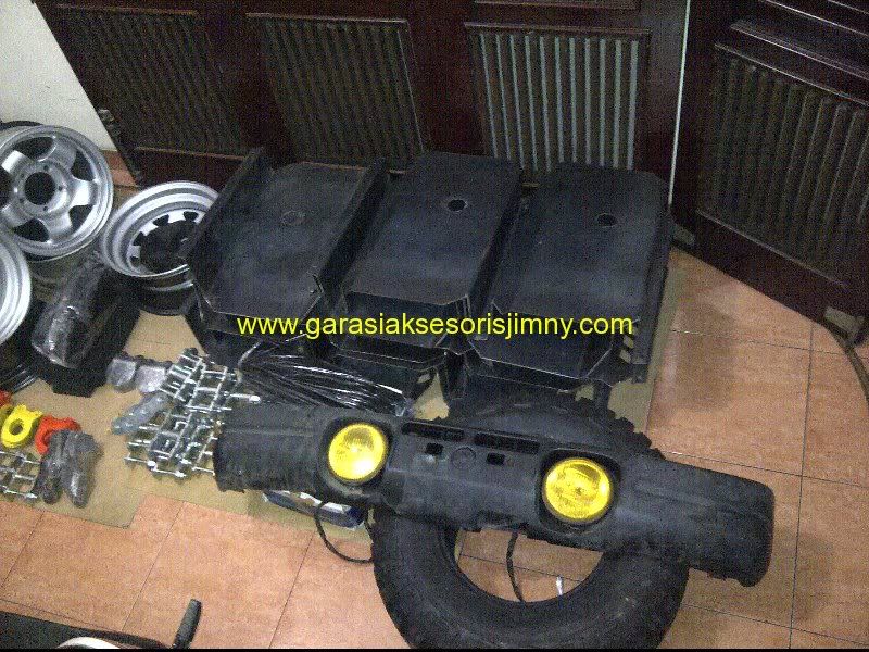 Garasi Aksesoris Jimny untuk JIMNY/KATANA/Sierra/Caribean/Jangkrik LENGKAP GAN!!!!