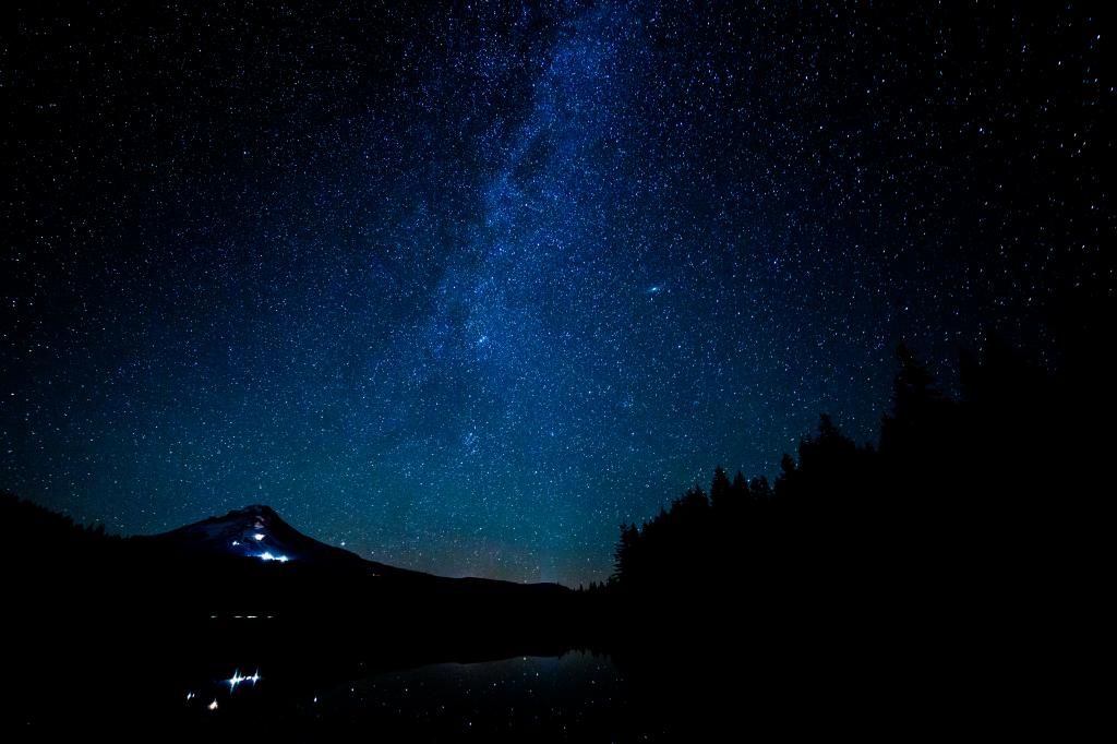 IMAGE: http://i877.photobucket.com/albums/ab331/themaple1/14mmmilkyway-1_zps6bd80940.jpg