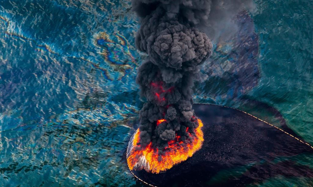 Deepwater Horizon Oil Platform Burning